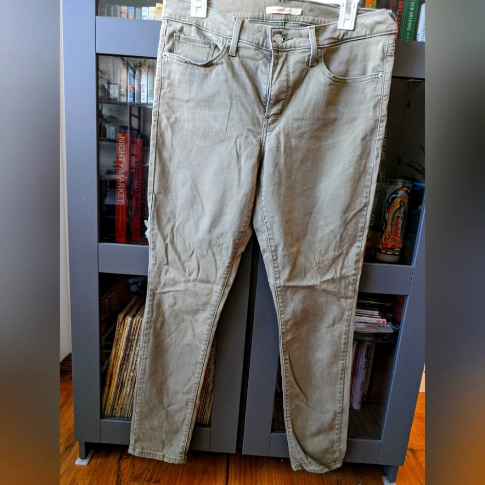 Levi's green skinny jeans